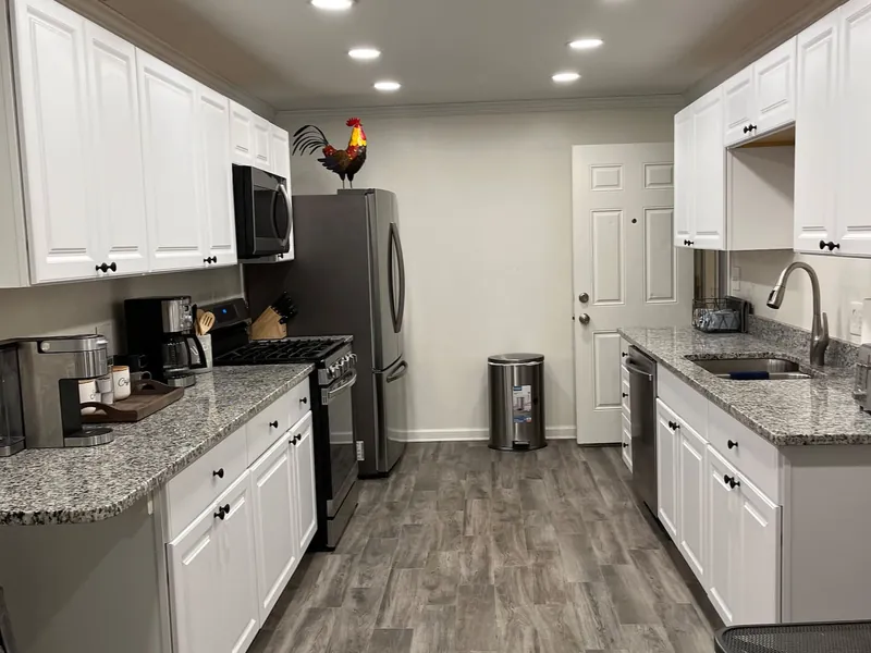1105 Azalea Dr photo