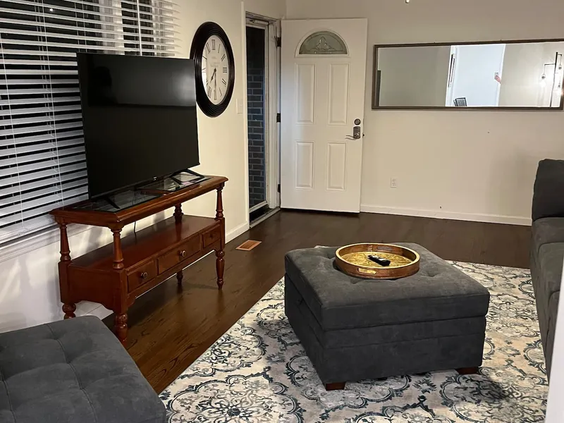 1105 Azalea Dr photo