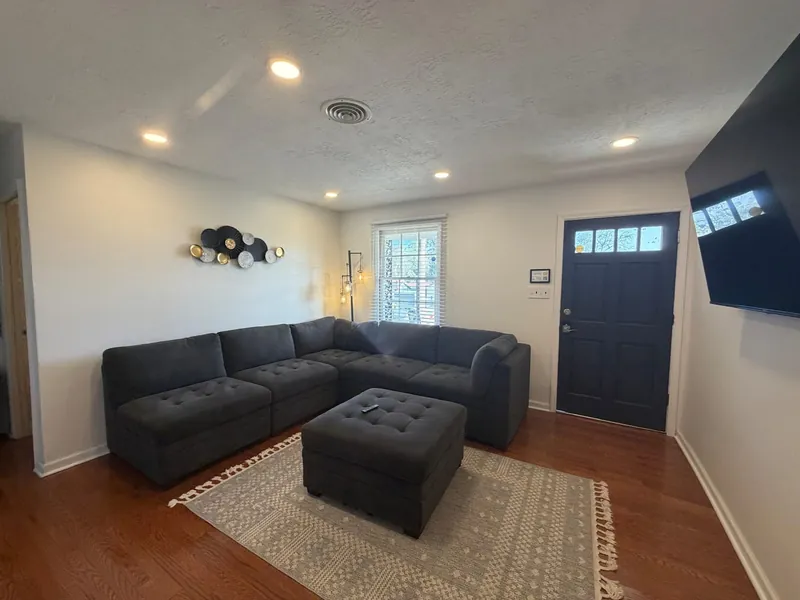 1125 Eisenhower Ct N photo
