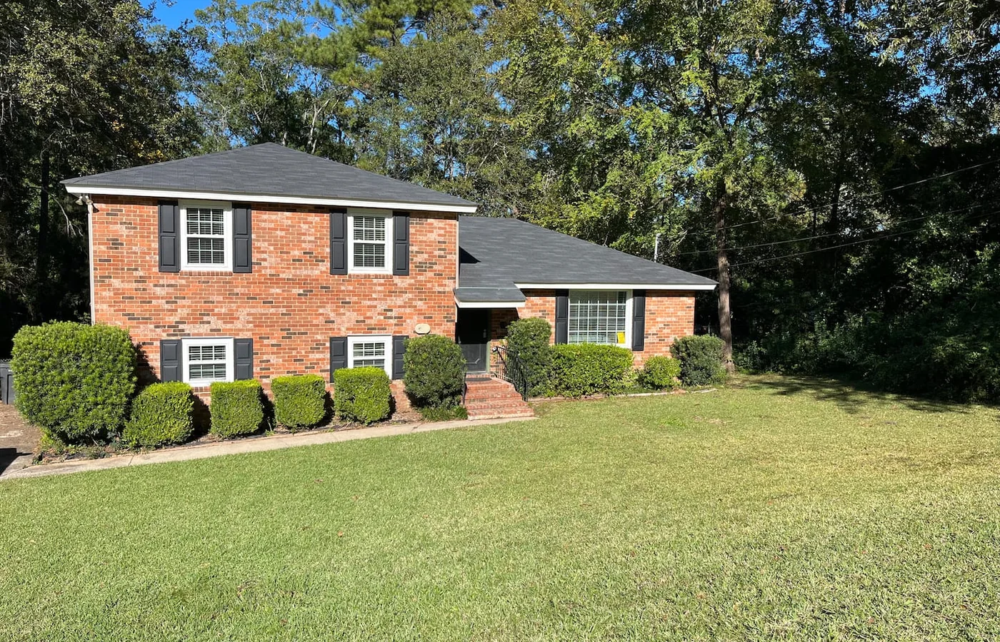 2423 Apricot Ln hero photo