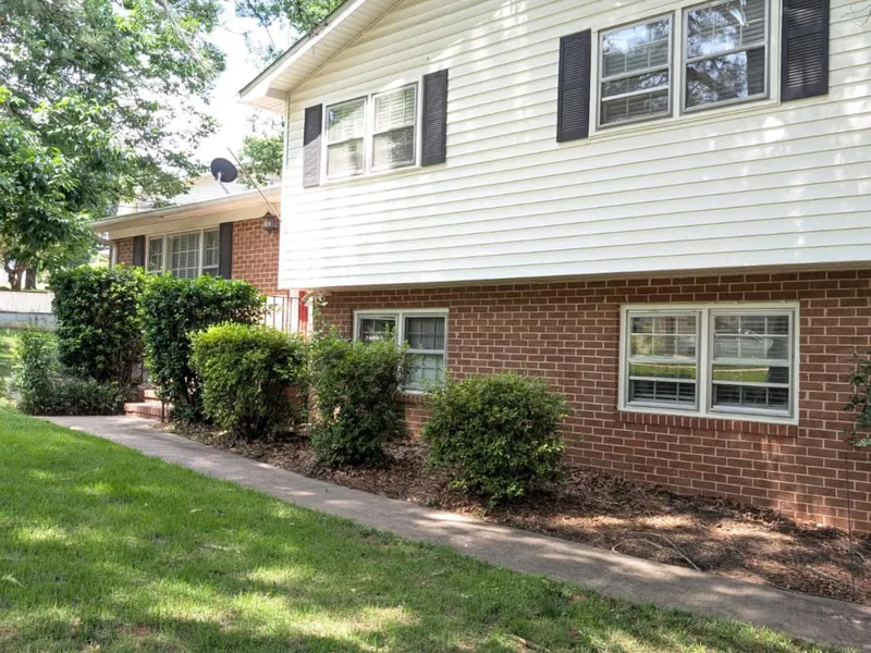 2502 Gaines Ct N photo