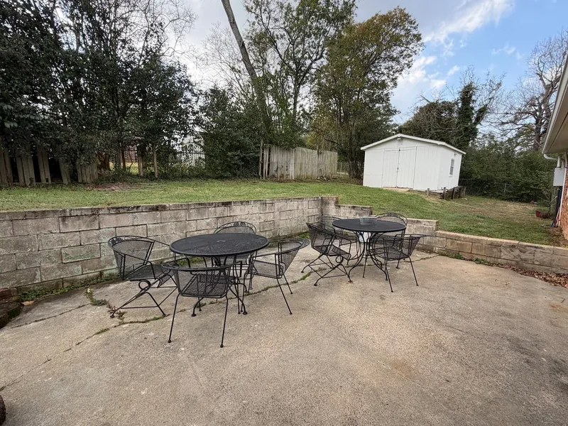 2504 Gaines Ct N photo