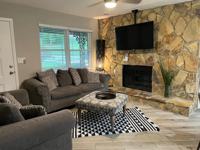 2706 Wicklow Dr photo
