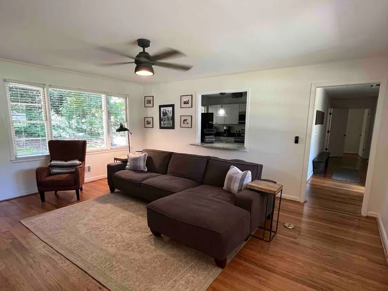2714 Ingleside Dr photo
