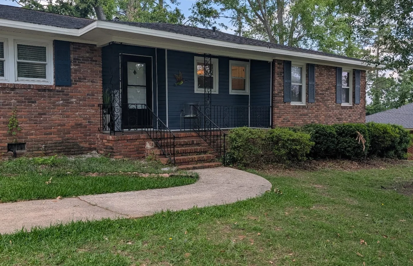 921 Avocado St hero photo